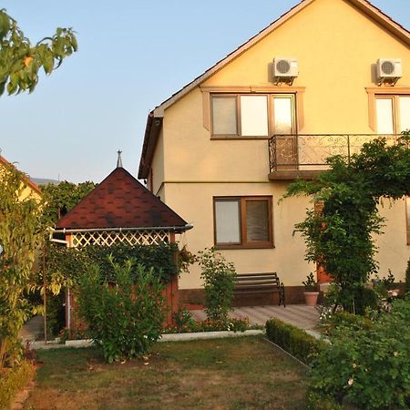 Golubinoye Квітковий Двір מראה חיצוני תמונה